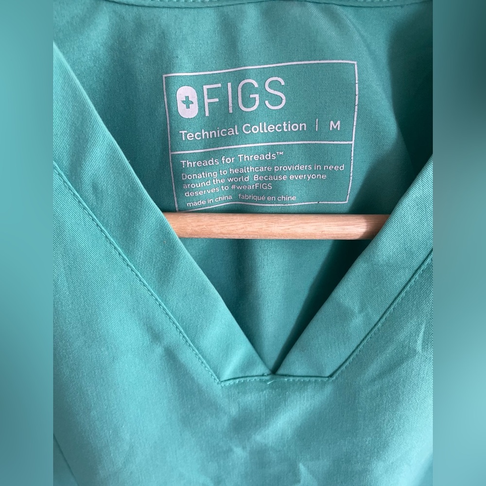 Figs Scrub Top - Picture 6 of 6